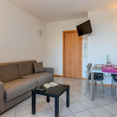 Apartment 6 Happiness Toscolano Maderno