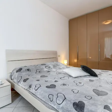 Apartment 6 Happiness Toscolano Maderno